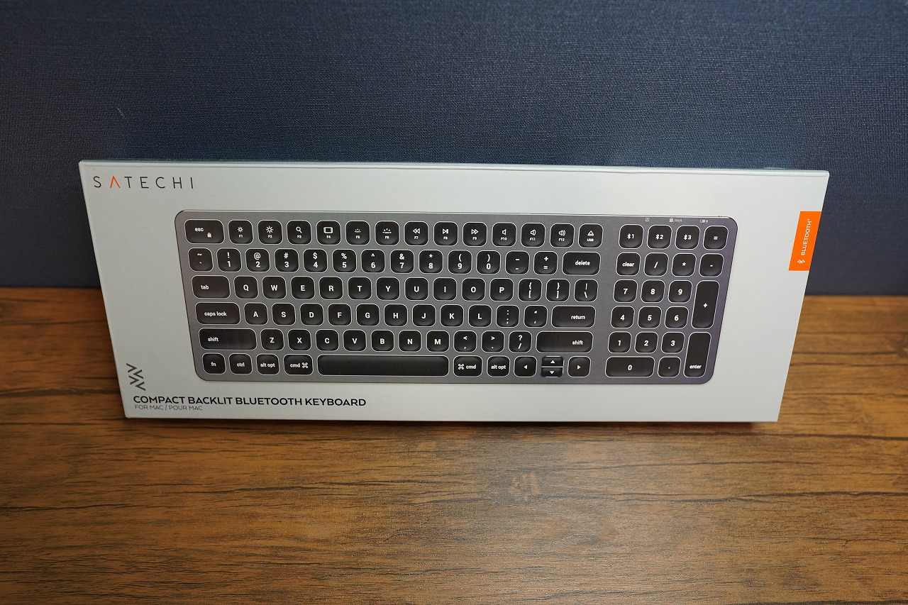Satechi Compact Backlit Bluetooth Keyboard（サテチ コンパクト バックライト ワイヤレス キーボード）ST-ACBKM