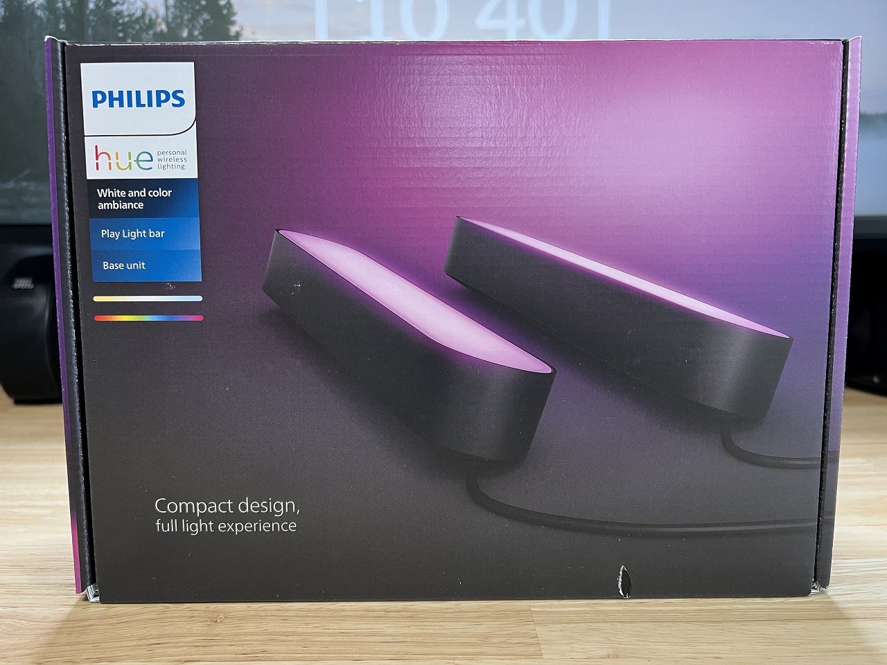 デスクまわりが劇的変化「PHILIPS Hue Play ライトバー」で