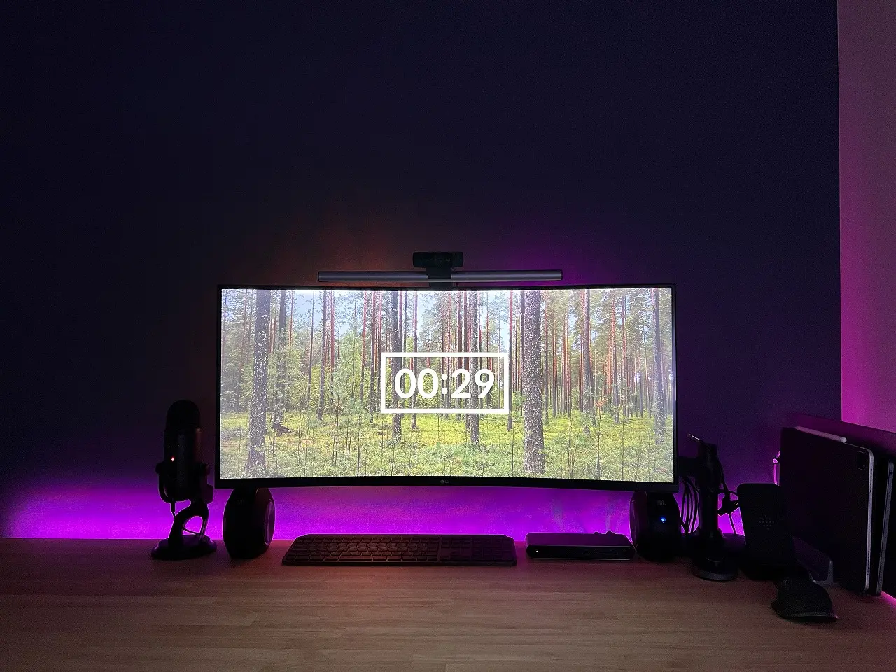 Philips Hue ライトリボン プラスは買い？設置・使い方・できること