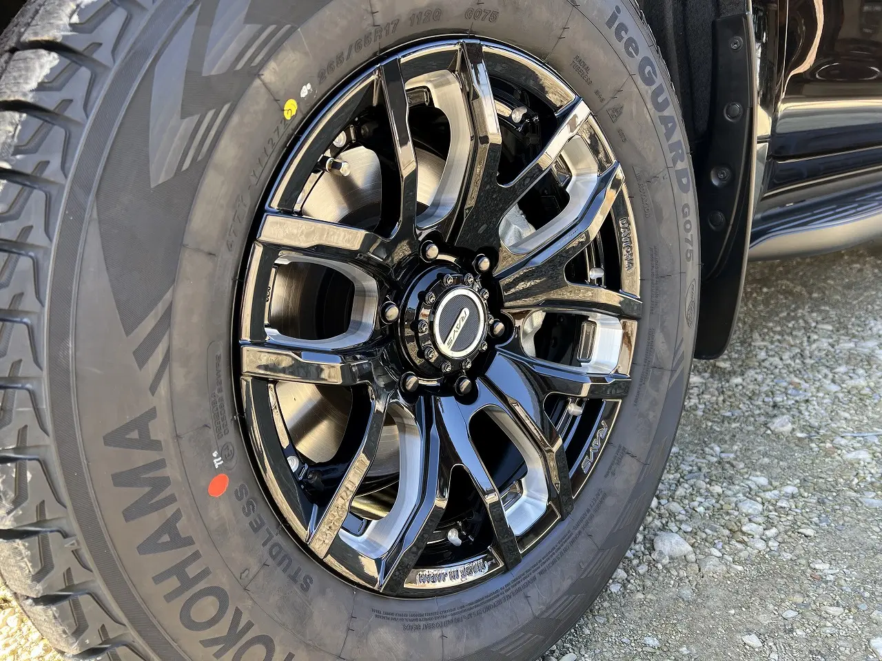 RAYS FDX-F6 ホイール&ヨコハマスタッドレスタイヤ4本セット ランドクルーザープラドのスタッドレス用ホイールはTEAM DAYTONA FDX