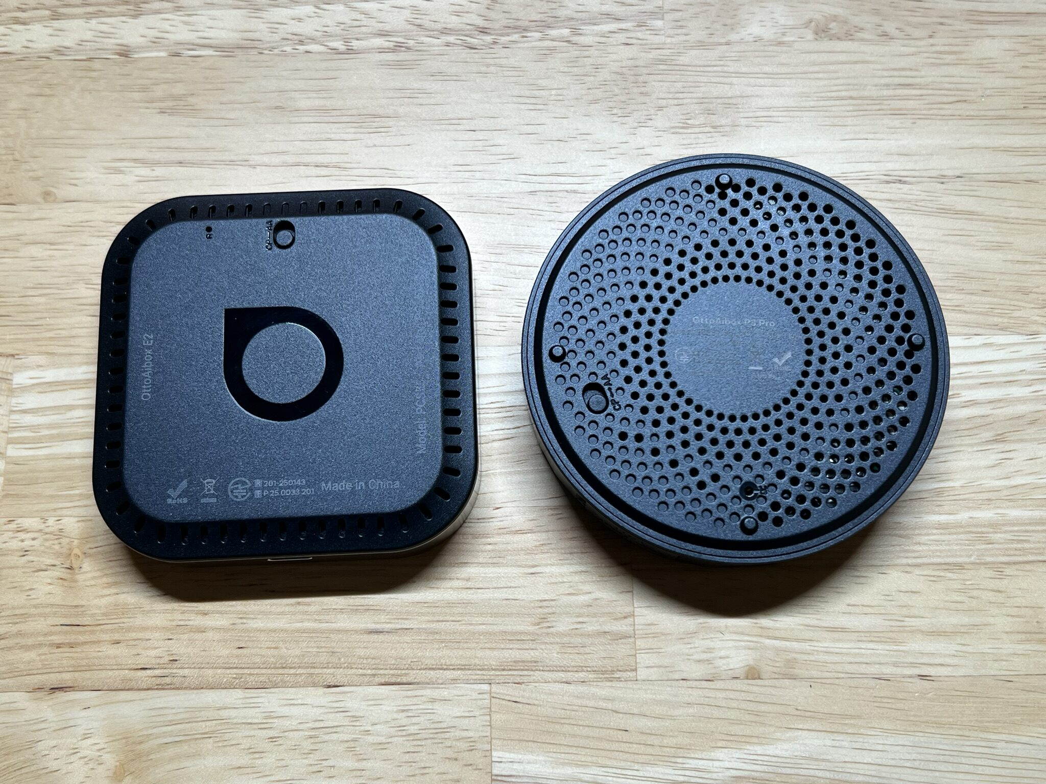 OTTOCAST P3 Pro実機検証：本体表面の質感差（P3 Pro/E2）