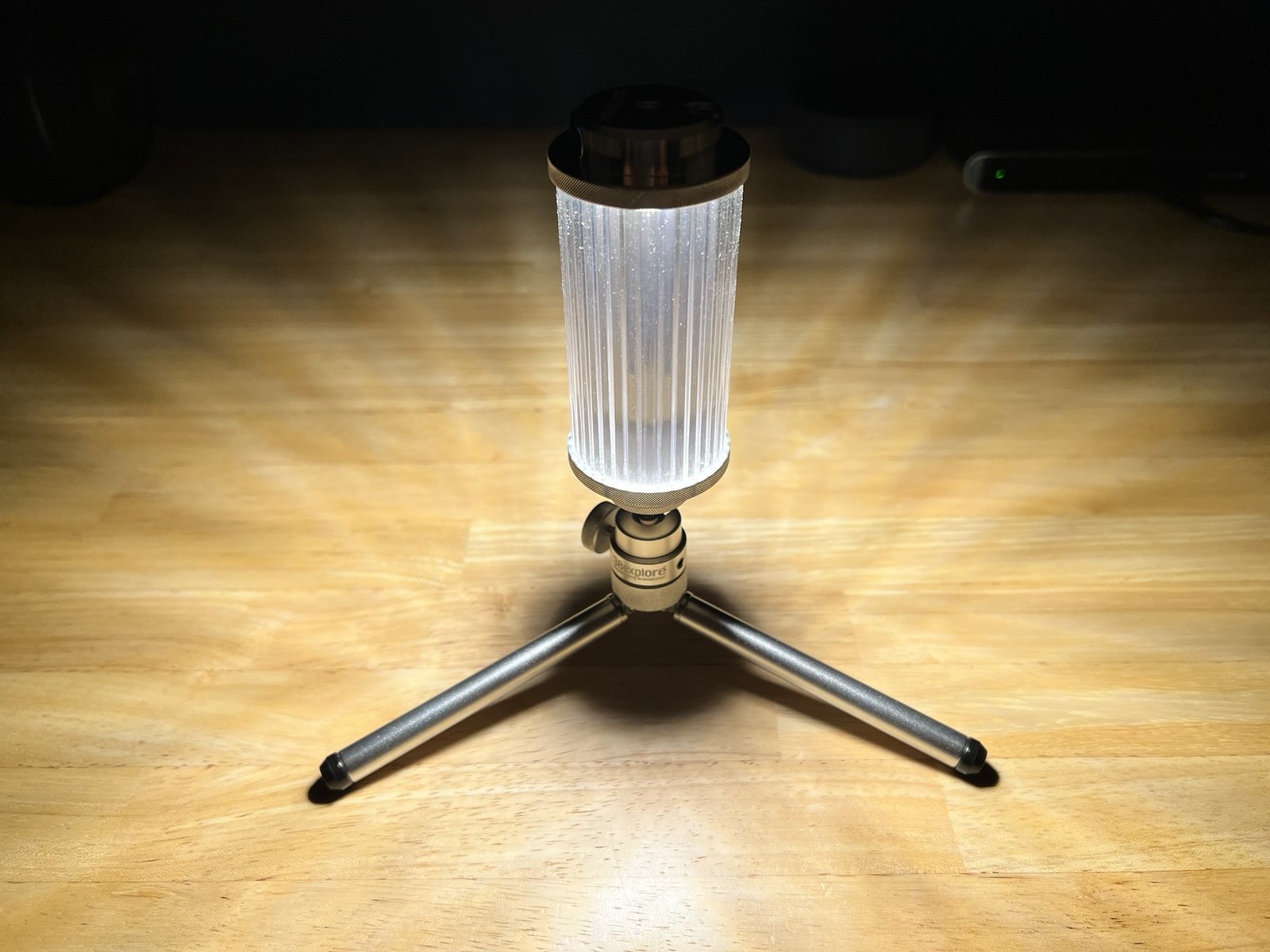 Minipod38 に載せて点灯した Aluminium(暖色)