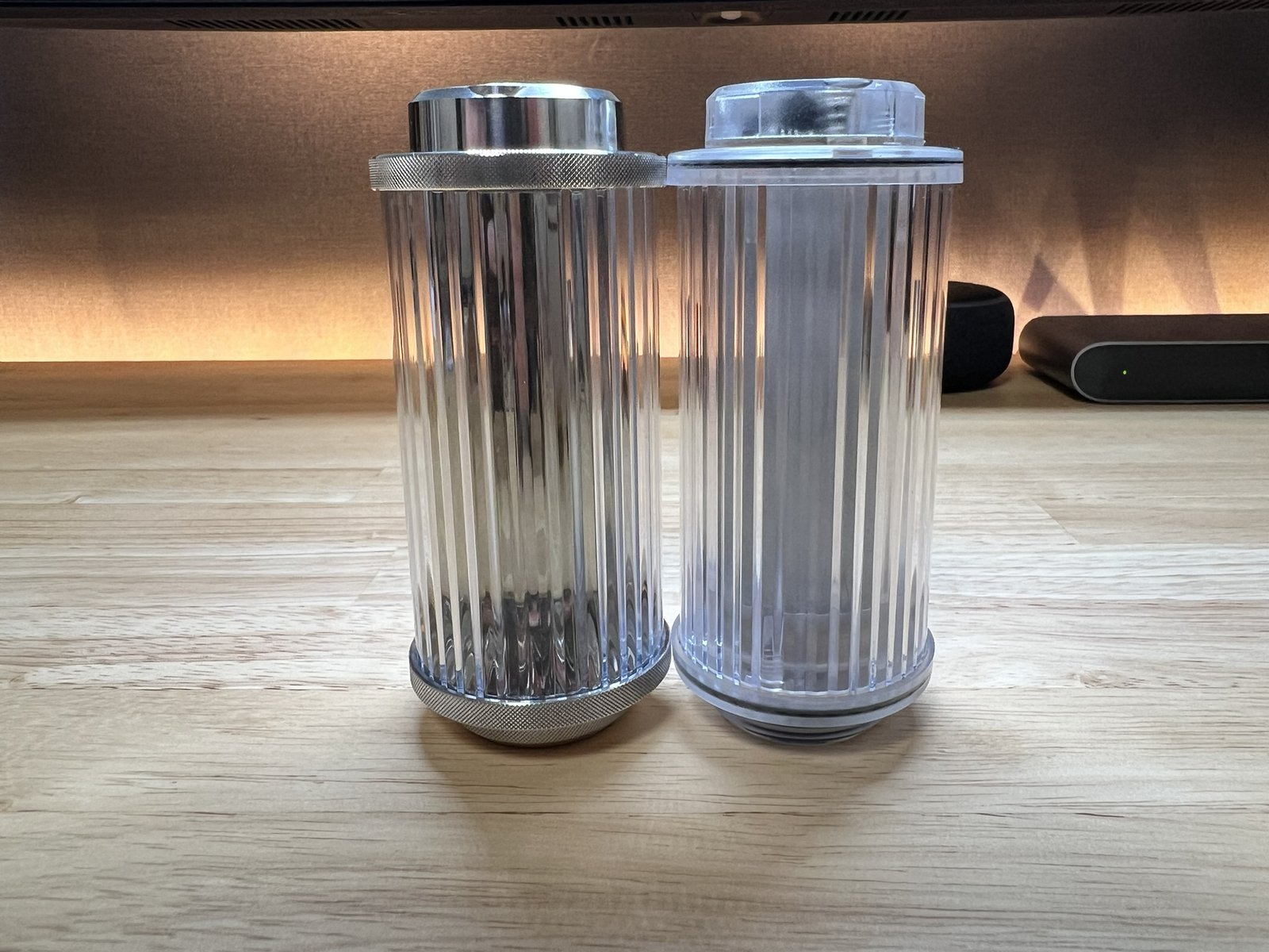 38-kT Aluminium(左)と38-kT THE SKELETON(右)を並べた比較