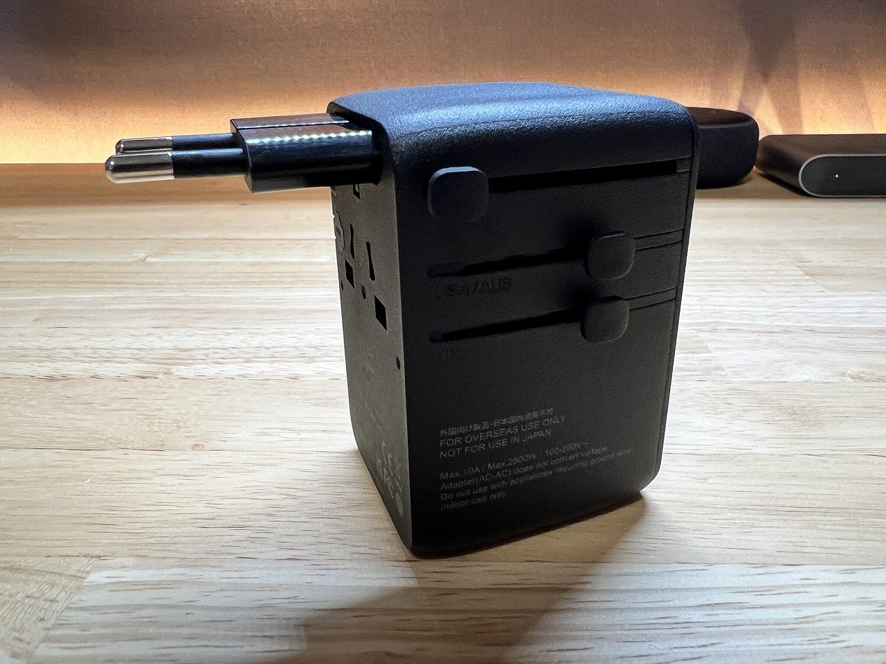EUプラグを出した状態のPolaris CUBE TRAVEL