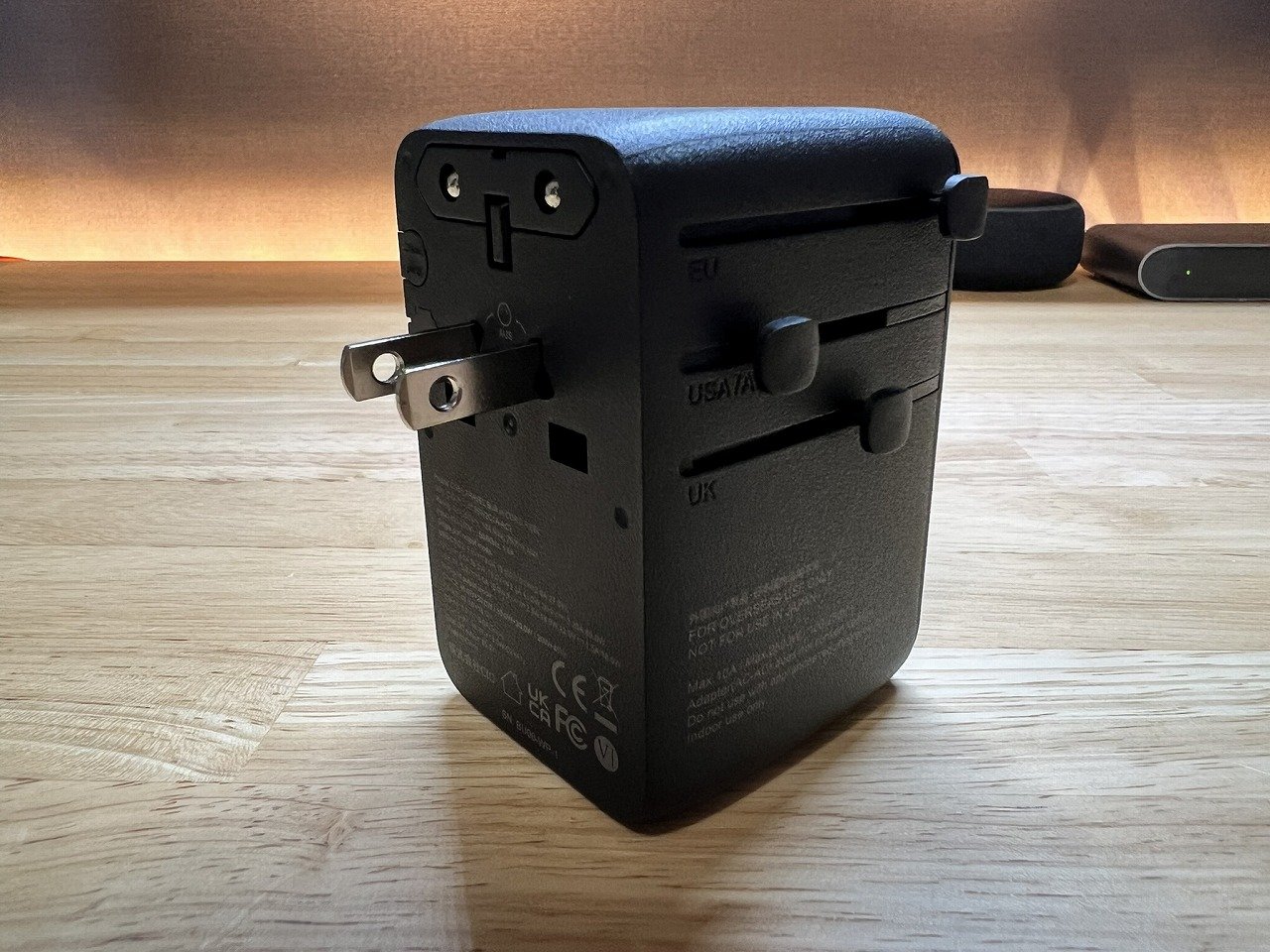 USA/AUSプラグを出した状態のPolaris CUBE TRAVEL