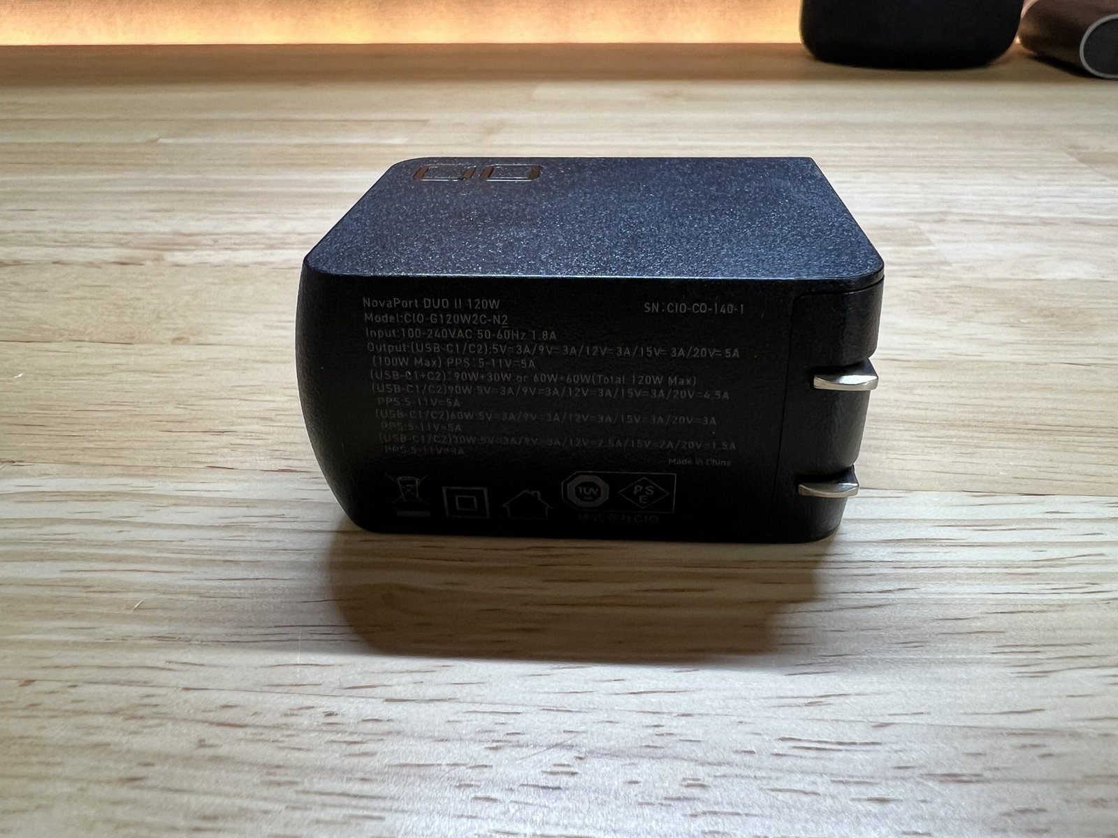 NovaPort DUOⅡ 本体側面の定格表示