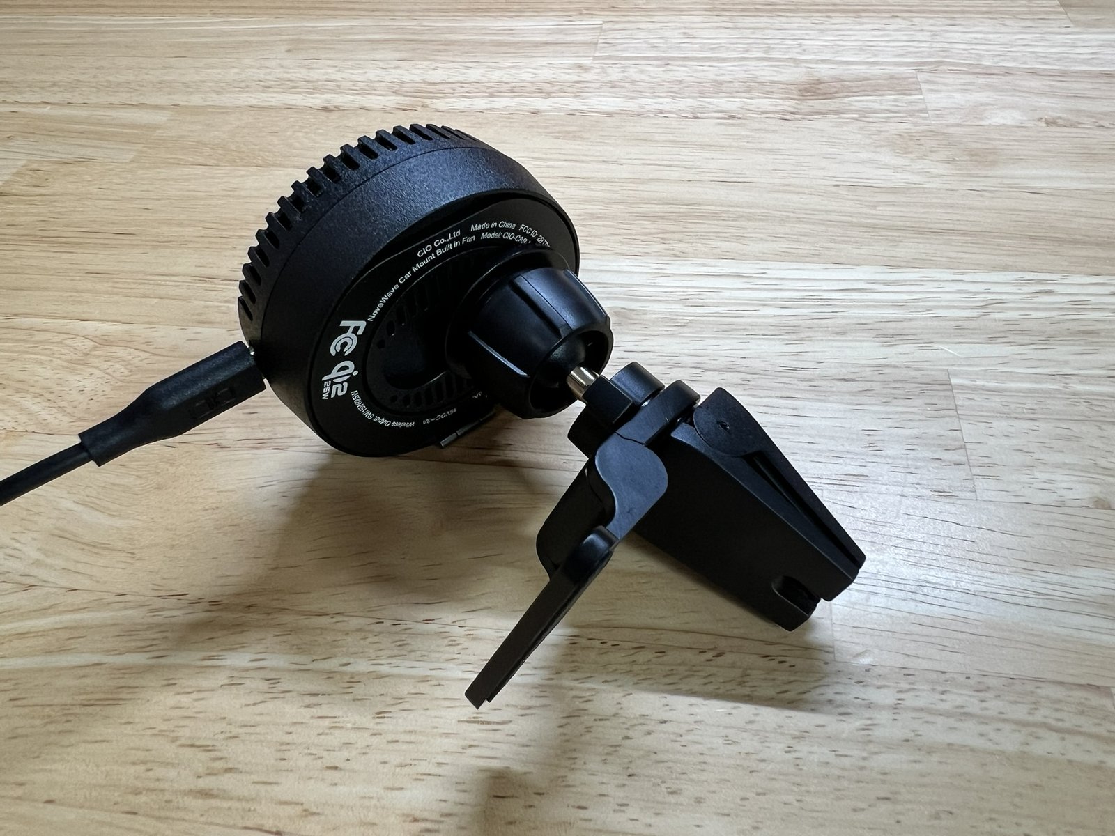 NovaWave Car Mountを横から
