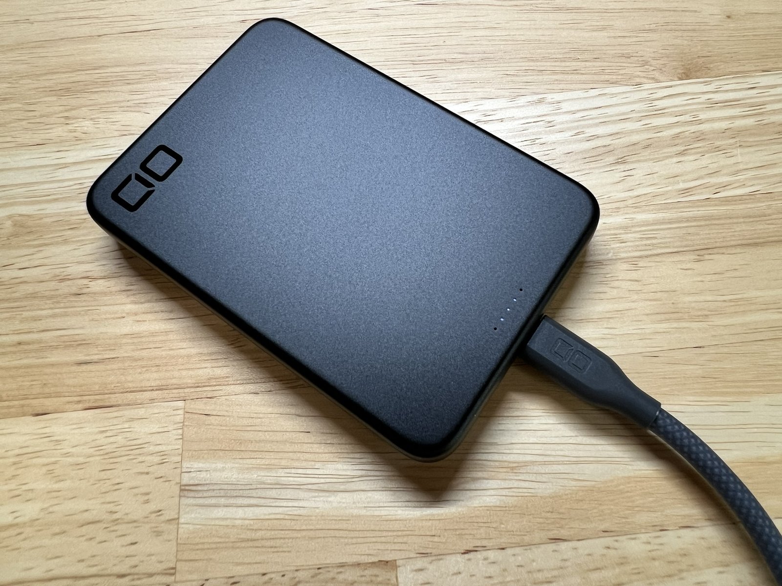 SMARTCOBY SLIMⅡにUSB-Cケーブルを挿したところ