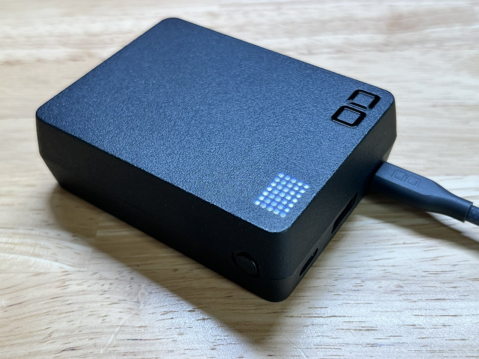 SMARTCOBY TRIO 35W SSのドット表示が点灯したところ