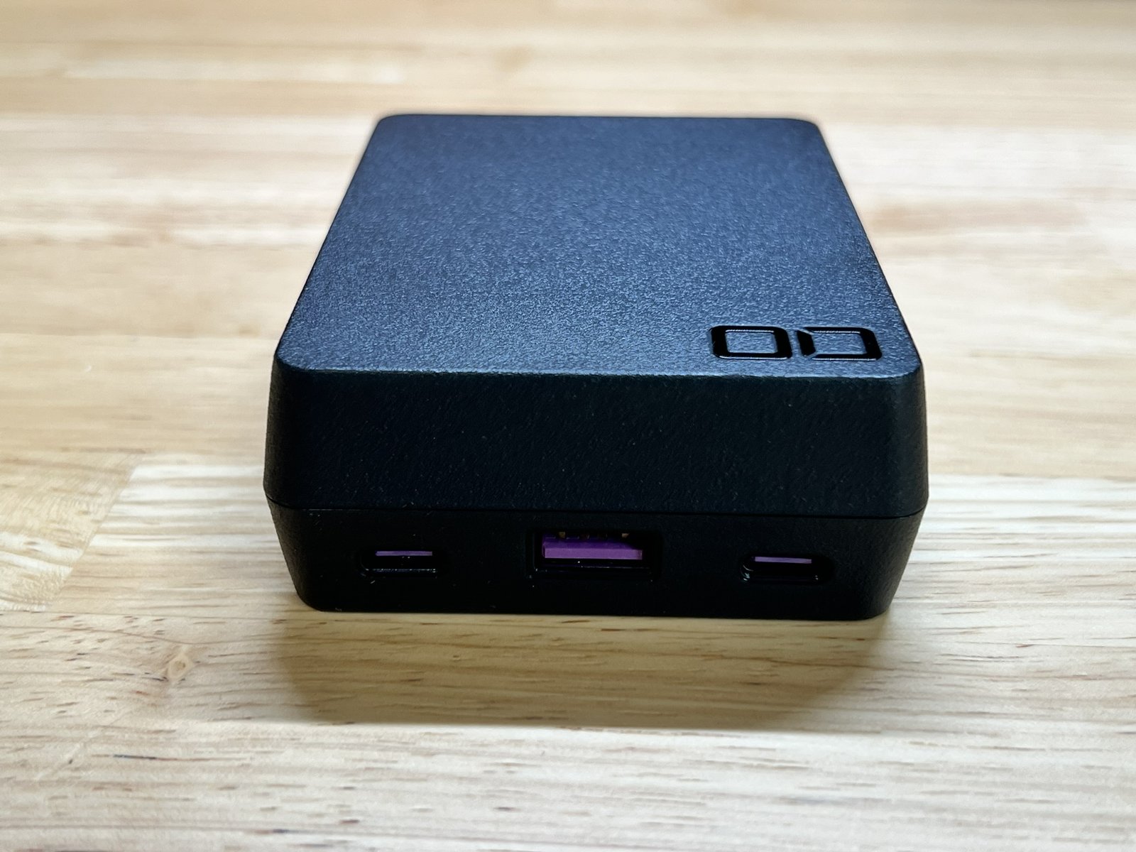 SMARTCOBY TRIO 35W SSのポート面を正面から