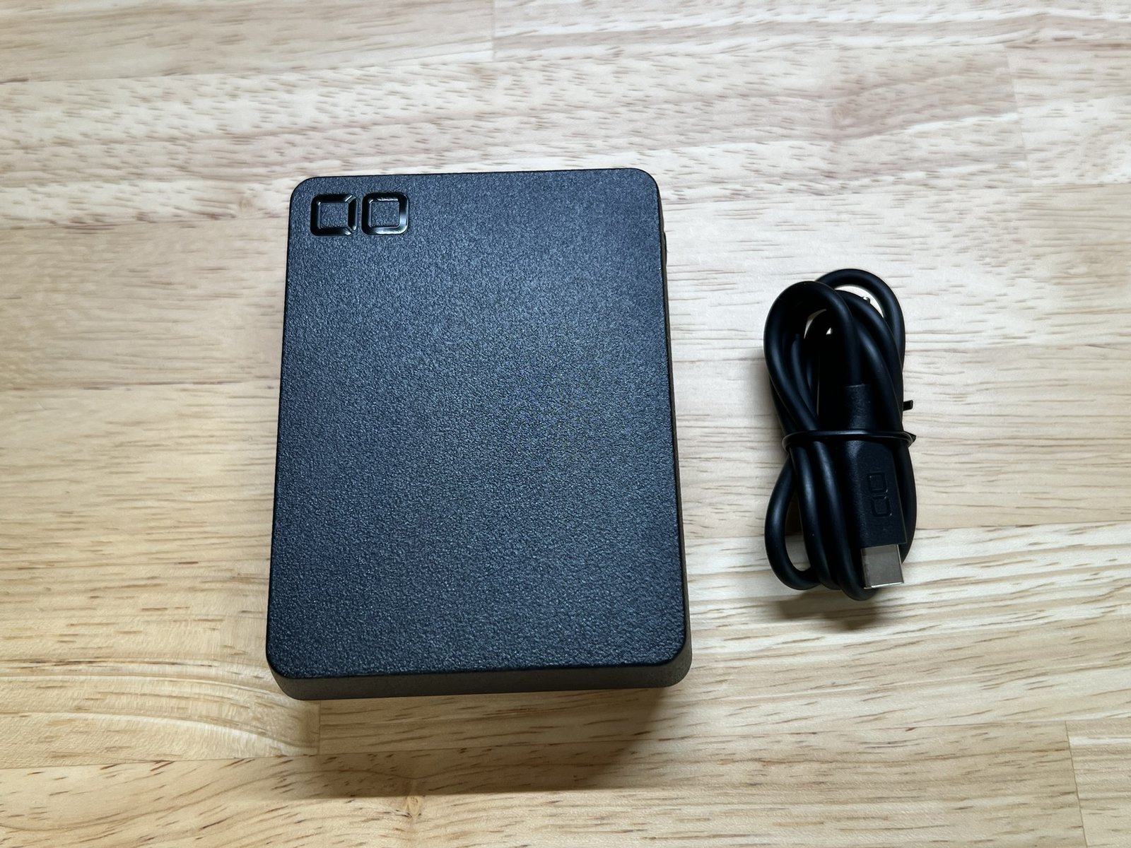 SMARTCOBY TRIO 35W SS本体と付属ケーブル