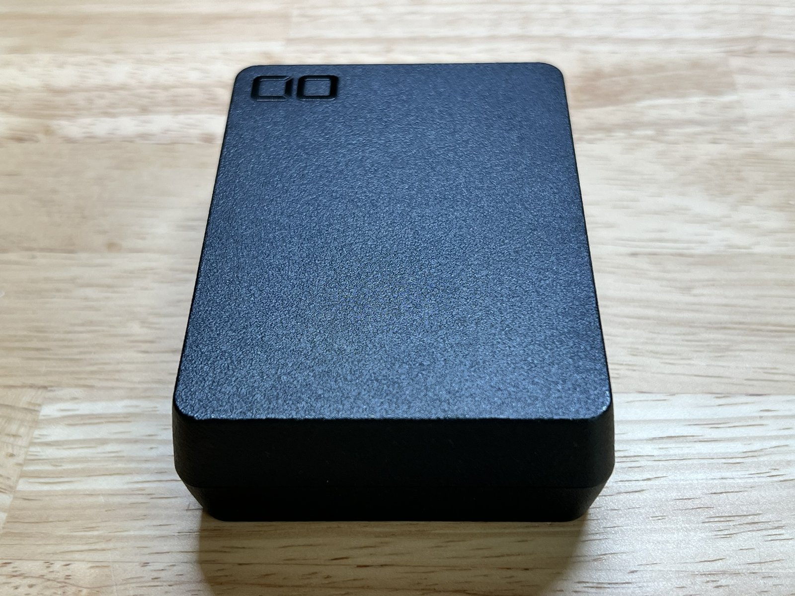 SMARTCOBY TRIO 35W SS本体。ざらっとしたエンボス加工