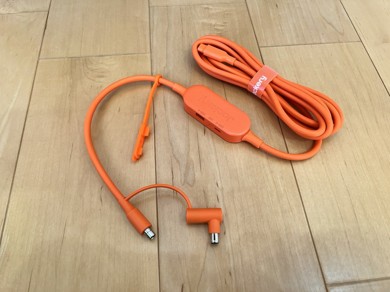 SolarSaga 200付属の出力ケーブル全体