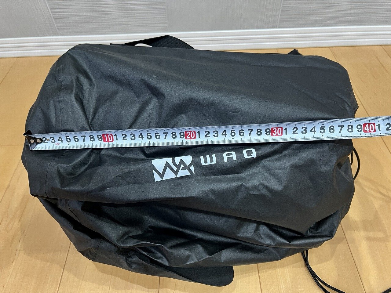 収納袋の長さをメジャーで測ったところ(約41cm)